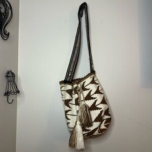 Wayuu mochila bag, traditional hand-man crocheted bag medium size